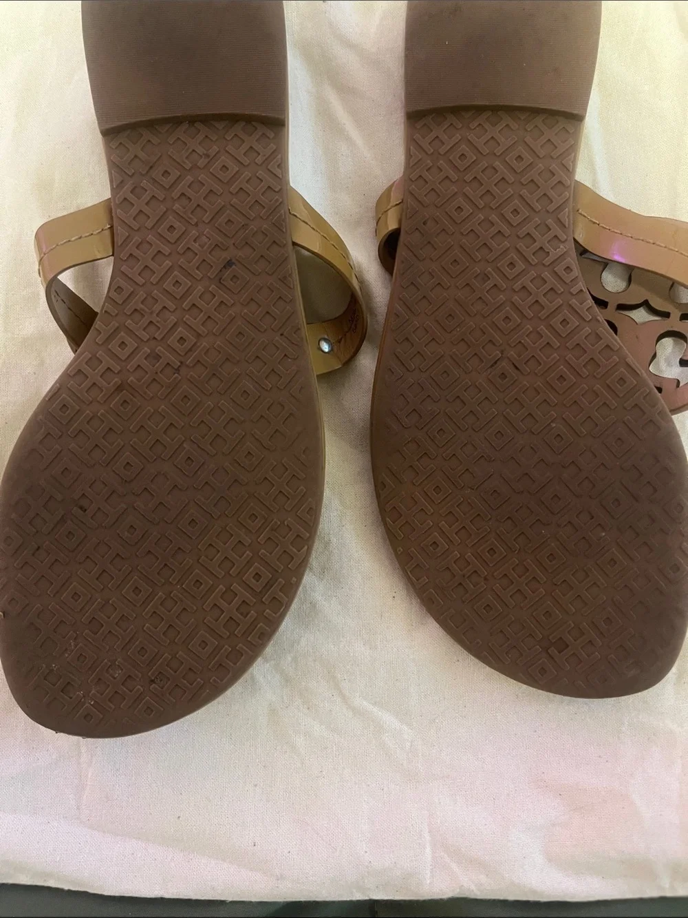 Tory Burch Patent Logo Thong Sandals in Sand